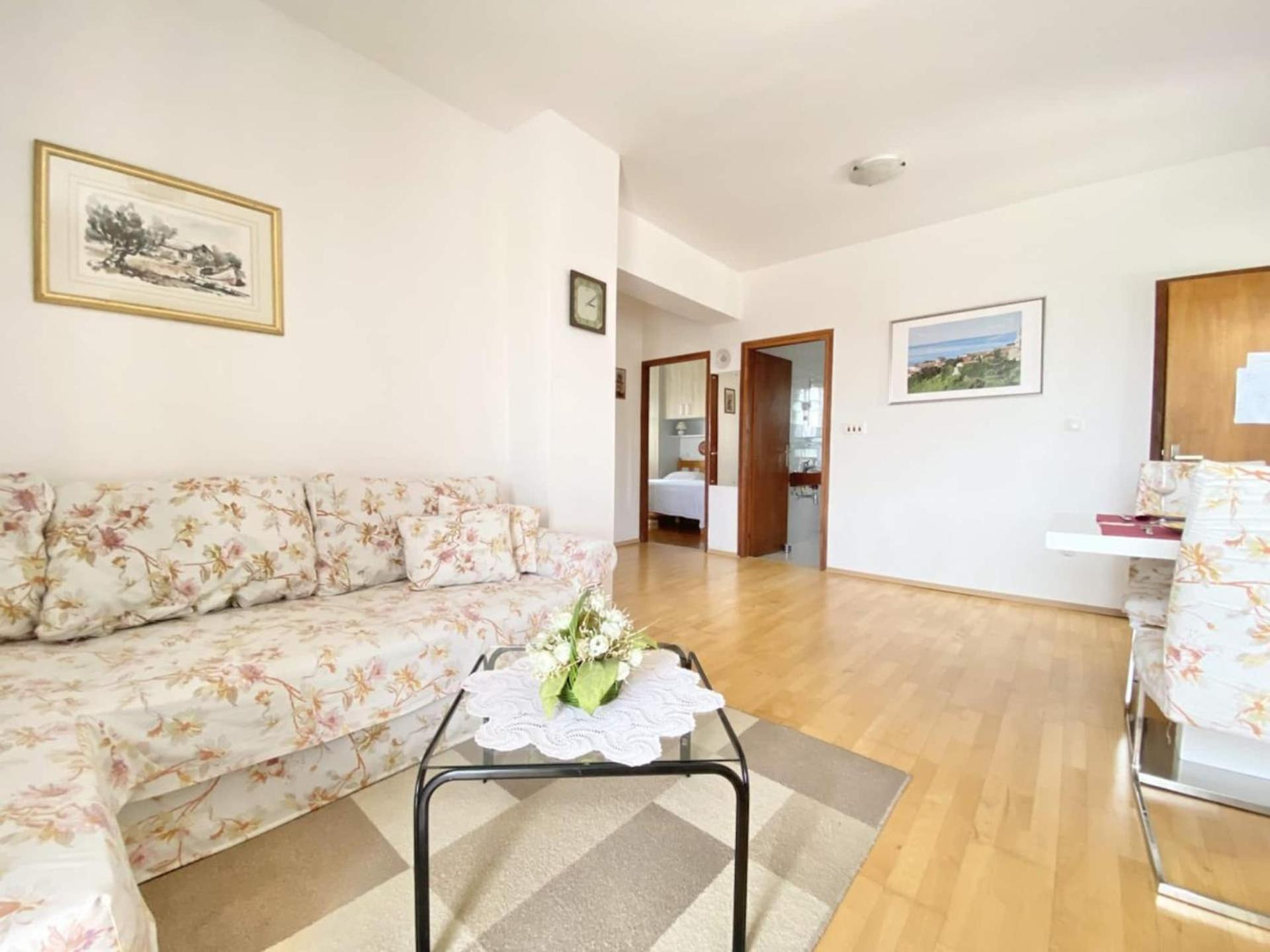 Family Apartments Viva Close To The Beach Krk Town Exteriér fotografie