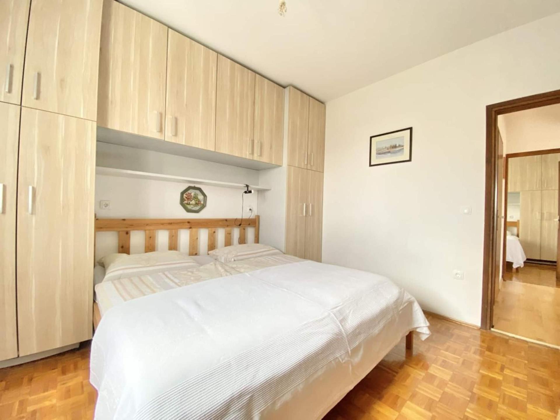Family Apartments Viva Close To The Beach Krk Town Exteriér fotografie