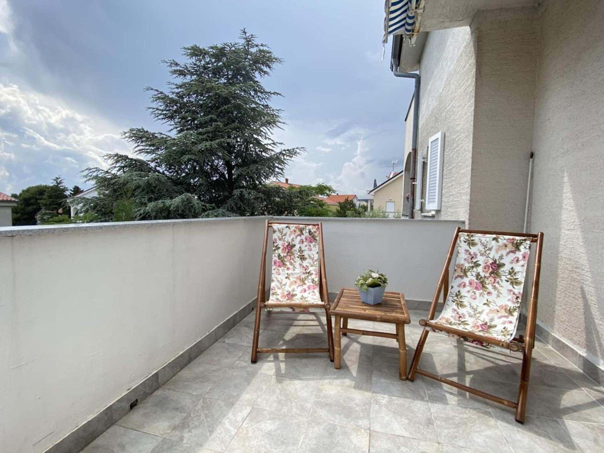 Family Apartments Viva Close To The Beach Krk Town Exteriér fotografie